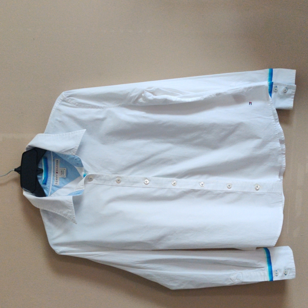 Tommy Hilfiger Long Sleeve Stretch Button Down Shirt EUC